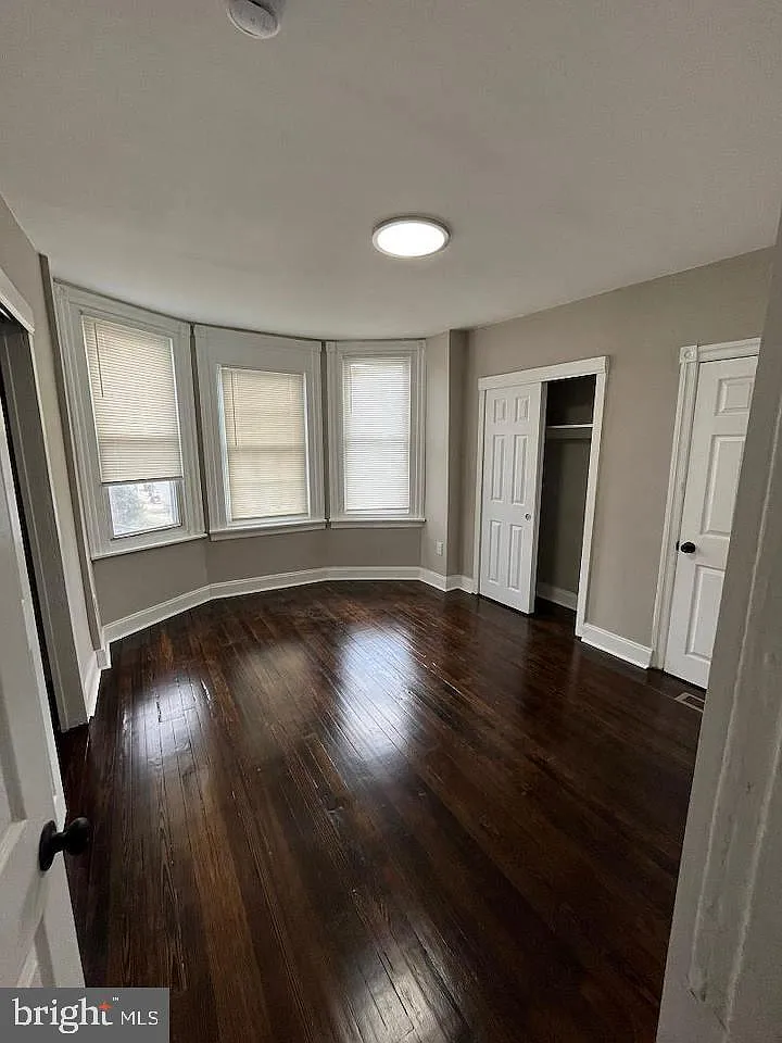3 bed, 1.0 bath, 990 sqft, $1,650 — Photo 4