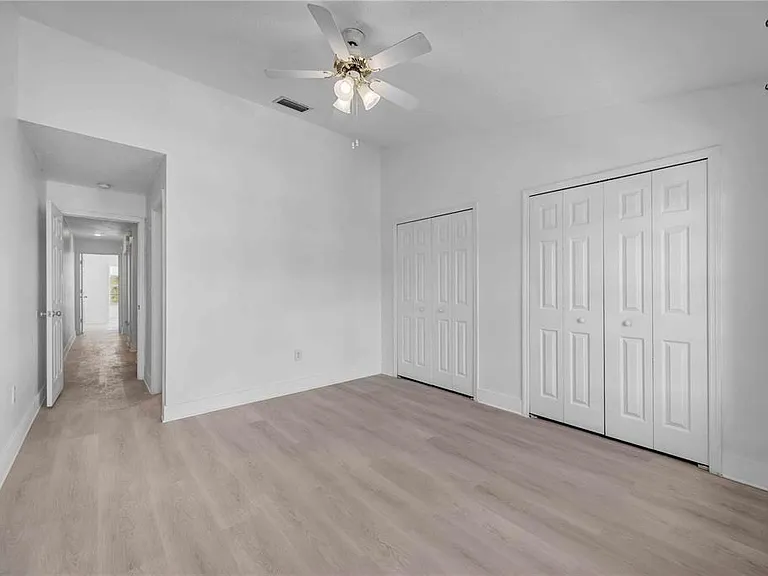 727 Kensington Lake Cir — Photo 34