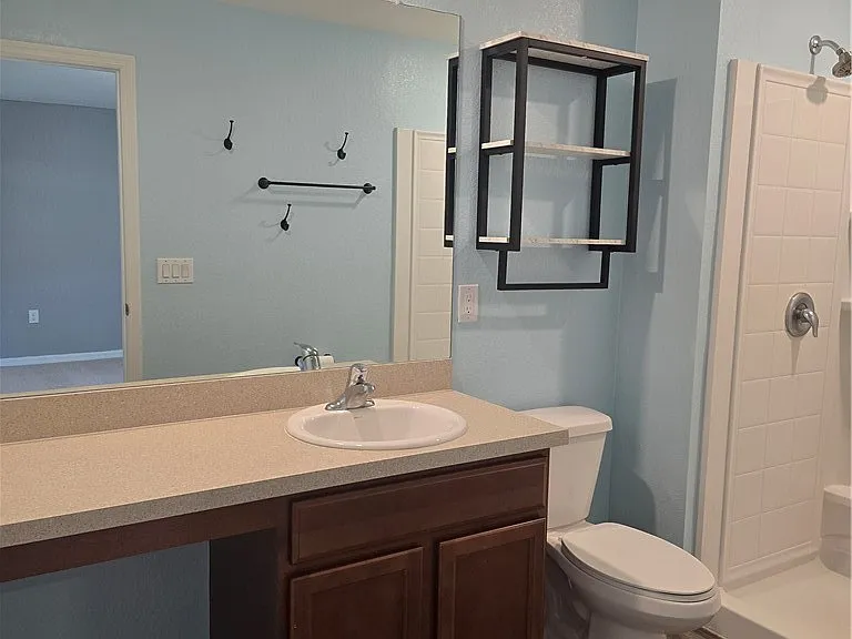 2122 NE 13th Pl — Photo 16