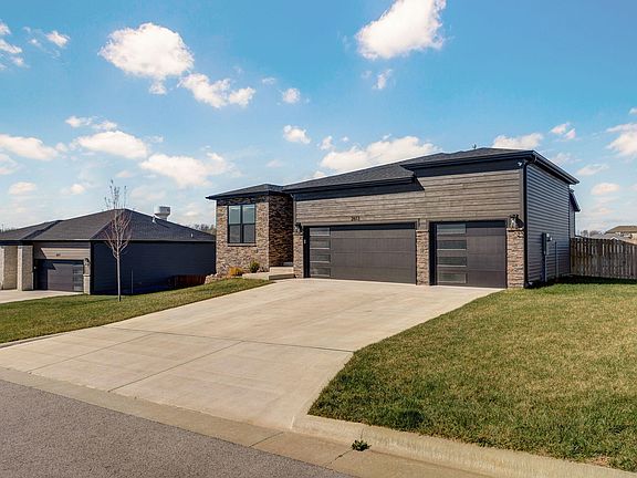 4th image of 2613 W Goldfinch Drive