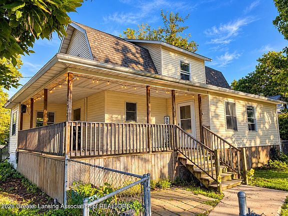 2nd image of 1062 Strong St