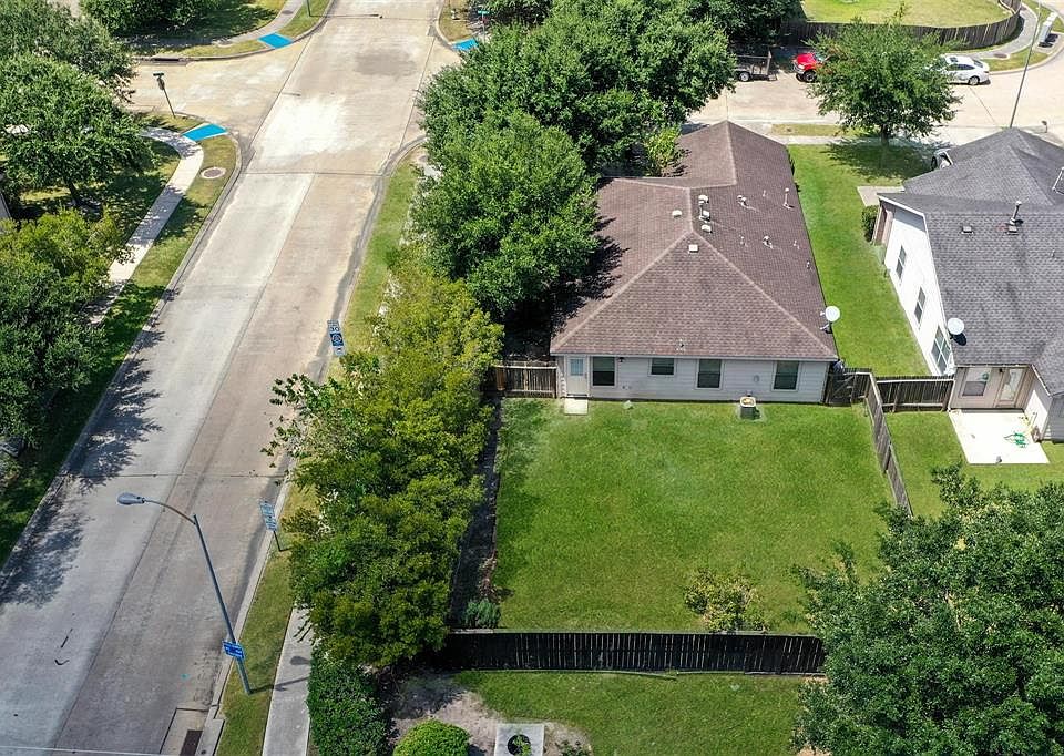 1st image of 13502 E Creek Cir