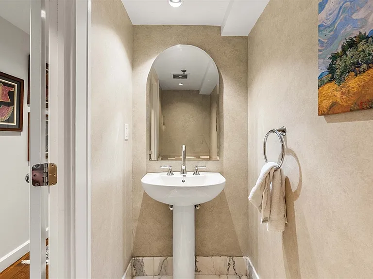 165 Tremont St #401 — Photo 10