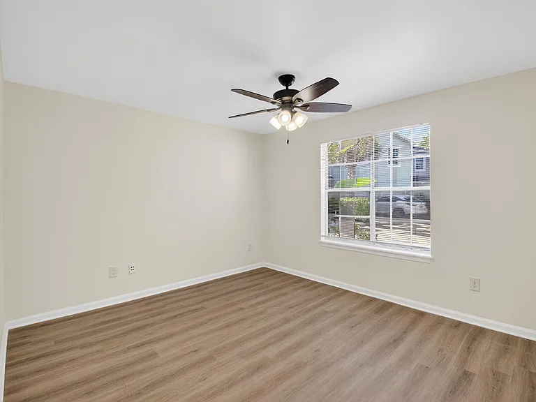 2175 Crystal Way #G — Photo 6