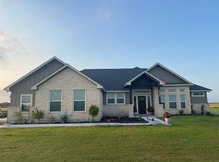 1727 Royal Rd, Port Lavaca, TX 77979