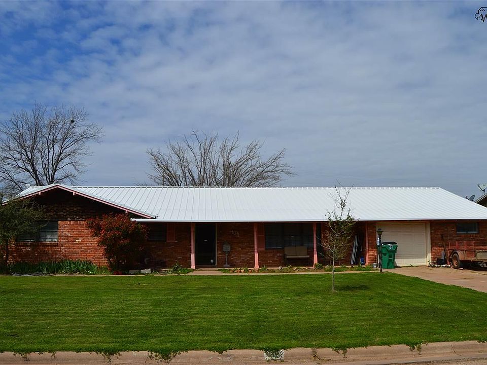 1st image of 105 S Crescent Dr