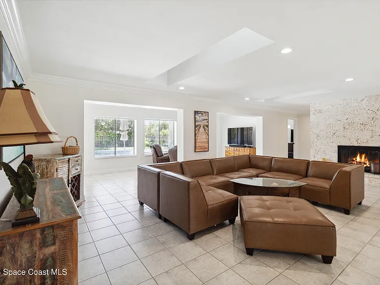 1201 S Shannon Ave — Photo 38