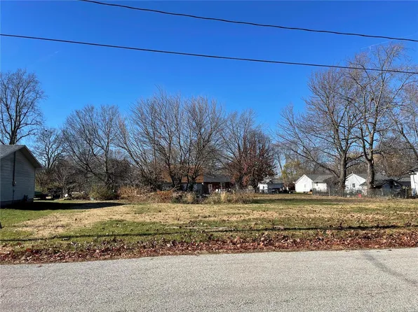 1500 N Van Buren St, Litchfield, IL 62056