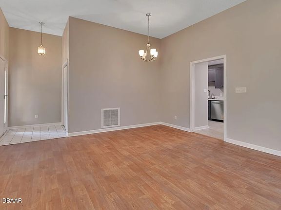 3rd image of 2480 S Glen Eagles Dr