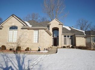 47996 River Way Ct, Canton, MI 48187