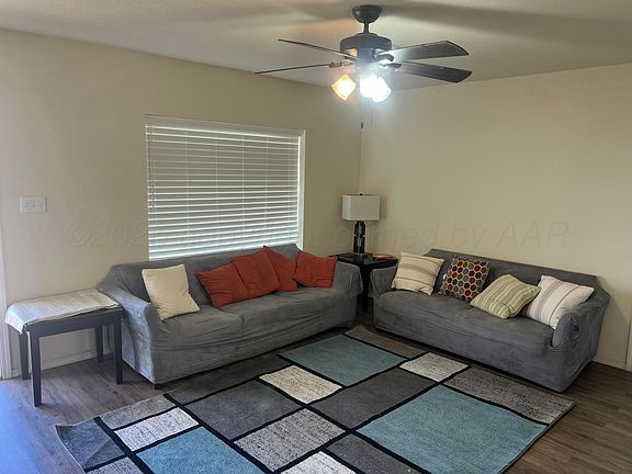 3rd image of 823 Latimer St