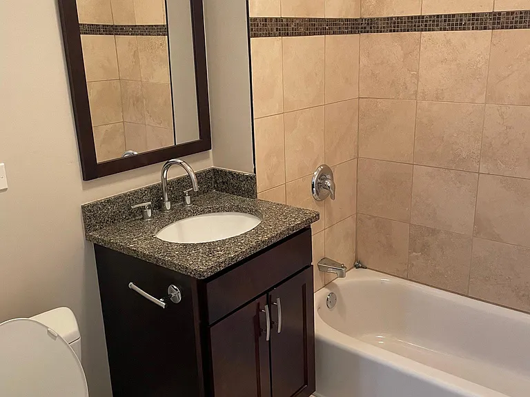1756 W Montrose Ave #1 — Photo 19