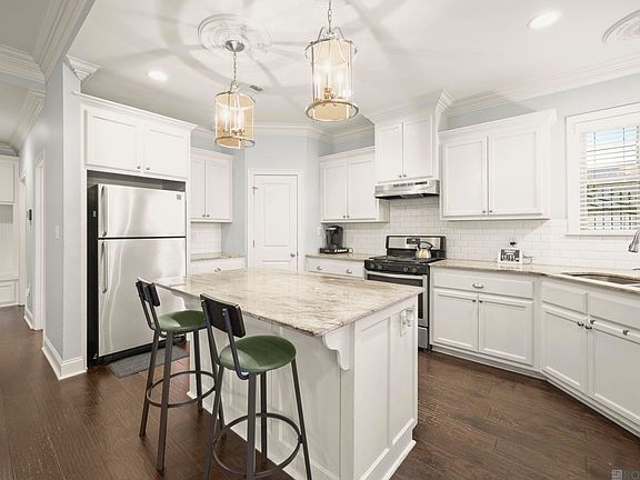 4th image of 523 Gisele St