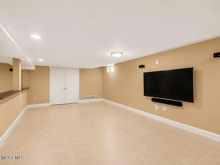 14 Heathrow Ct — Photo 45