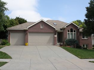 4616 Eagle Ridge Rd, Lincoln, NE 68516