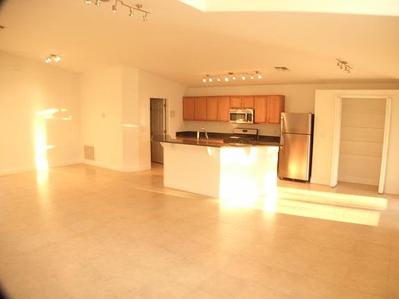 3rd image of 459 Heather Hill Blvd