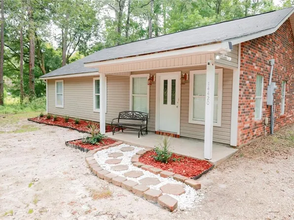 14420 Pine Ln, Walker, LA 70785