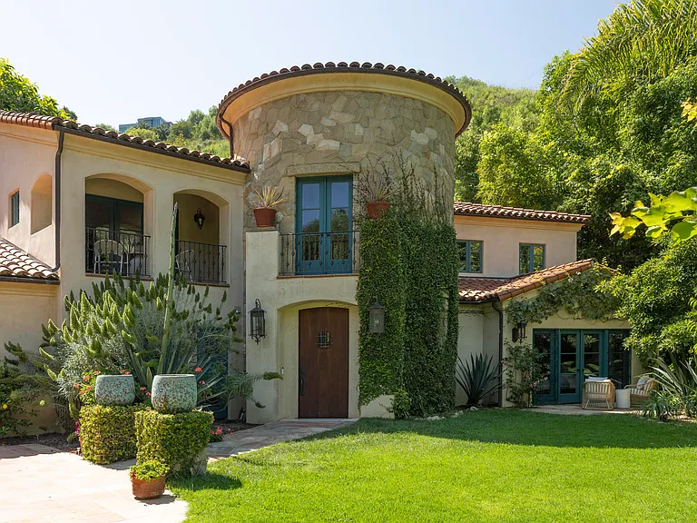 1493 Sycamore Canyon Rd — Photo 39