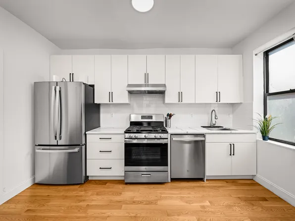 18-60 Flushing Avenue image 2 of 14