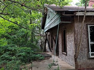 1202 N Fulton St, Marshall, TX 75670