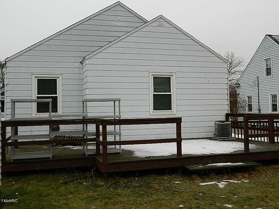 4th image of 2558 Belfast Ave SE