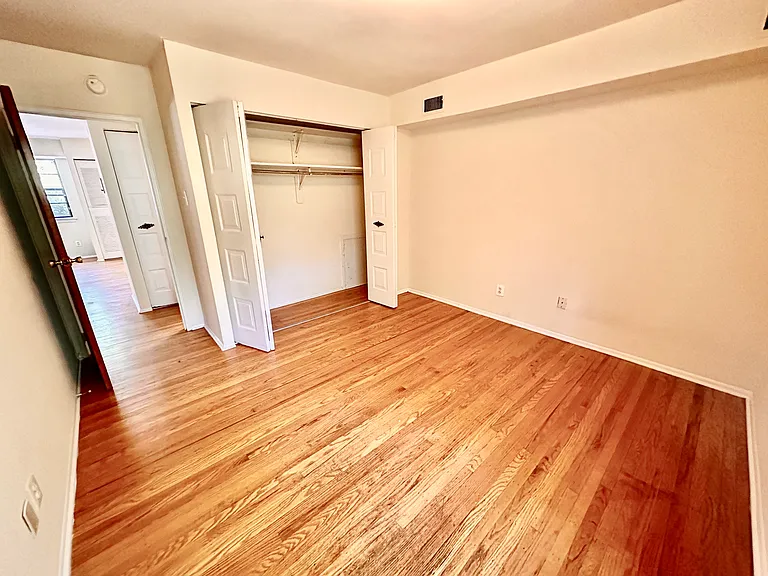 3413 Cresson St #1 — Photo 9