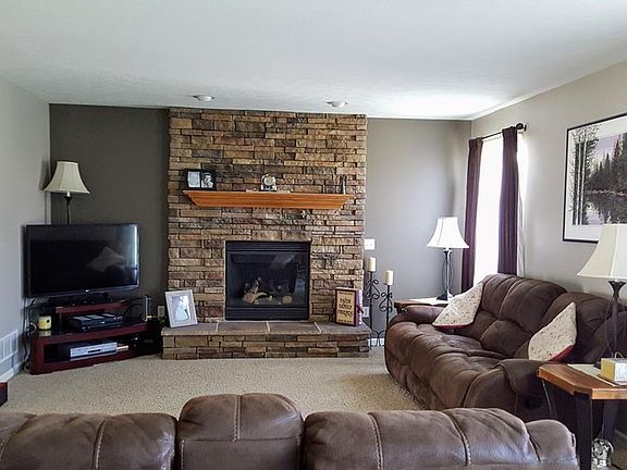 5th image of 1302 Edgewood Ln
