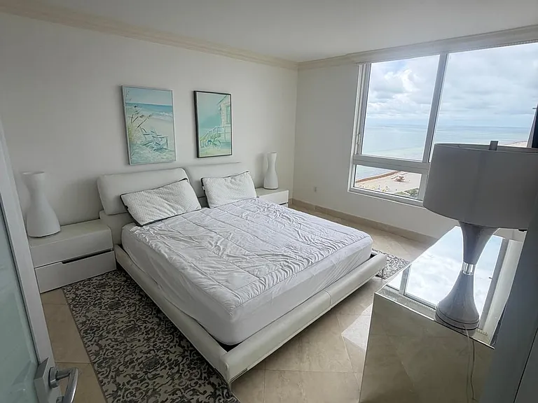 6365 Collins Ave — Photo 4
