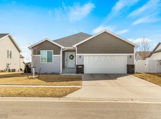 809 Albert Dr W, West Fargo, ND 58078