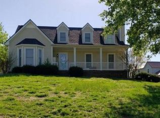 725 W Creek Dr, Clarksville, TN 37040