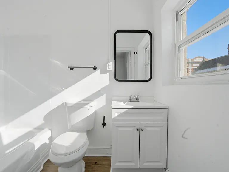 157 W Washington St — Photo 19