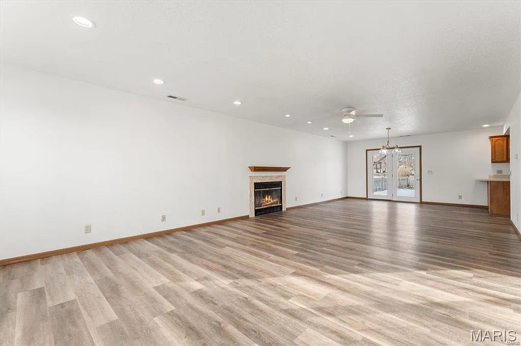 3 bed, 3.0 bath, 1890 sqft, $1,850 — Photo 3