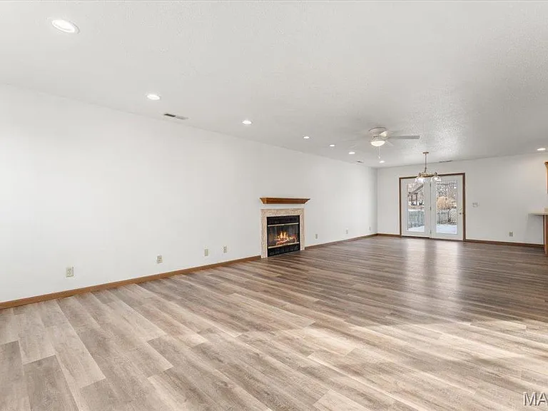 134 Clinton Hill Dr — Photo 3