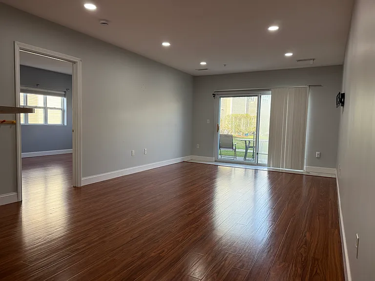 140 Railroad Ave #UB102 — Photo 12