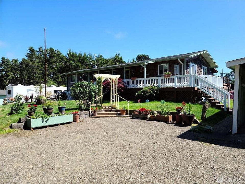 1st image of 1404 167th Ln
