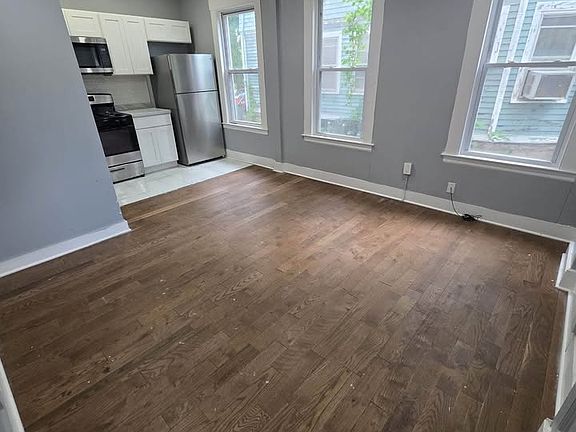4th image of 5 Gilbert Ave #3