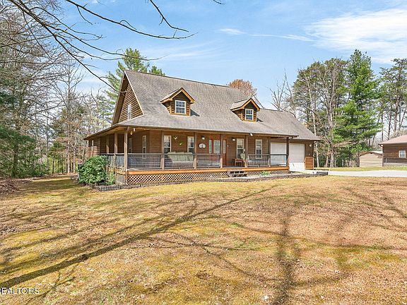 4th image of 81 Pine Tree Cir