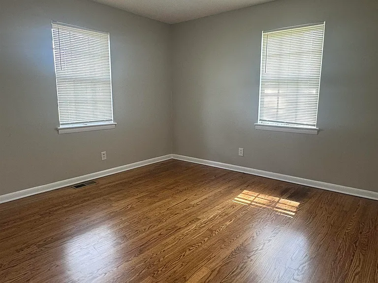 200 Curtis Cir SE — Photo 9