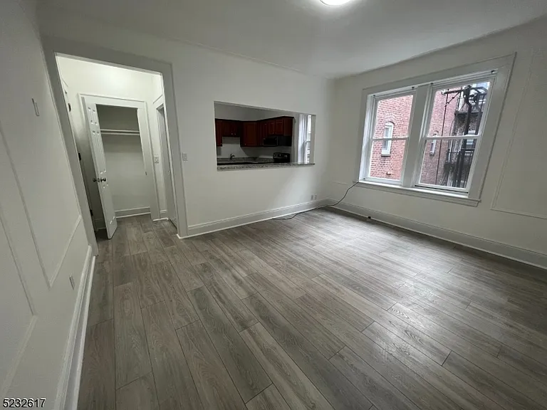 412-416 Bloomfield Ave #22 — Photo 4