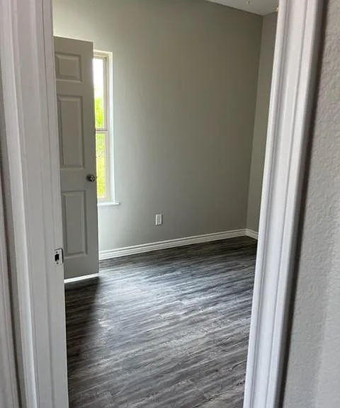 310 Day Dr — Photo 2