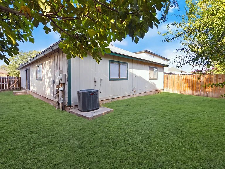 6826 Celes Meadow Dr — Photo 16