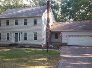 8 Mount Vernon Dr, Gales Ferry, CT 06335