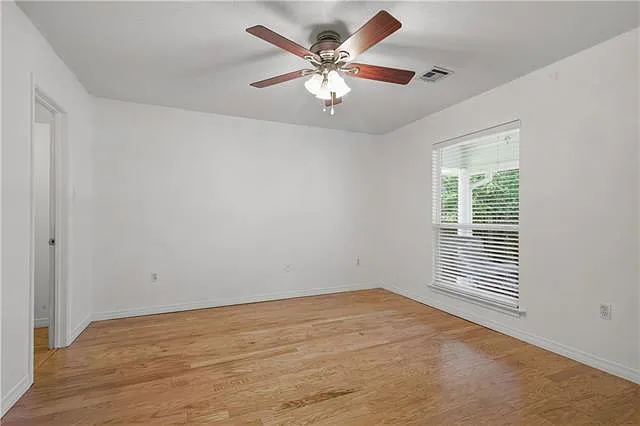 133 Louise Dr — Photo 5
