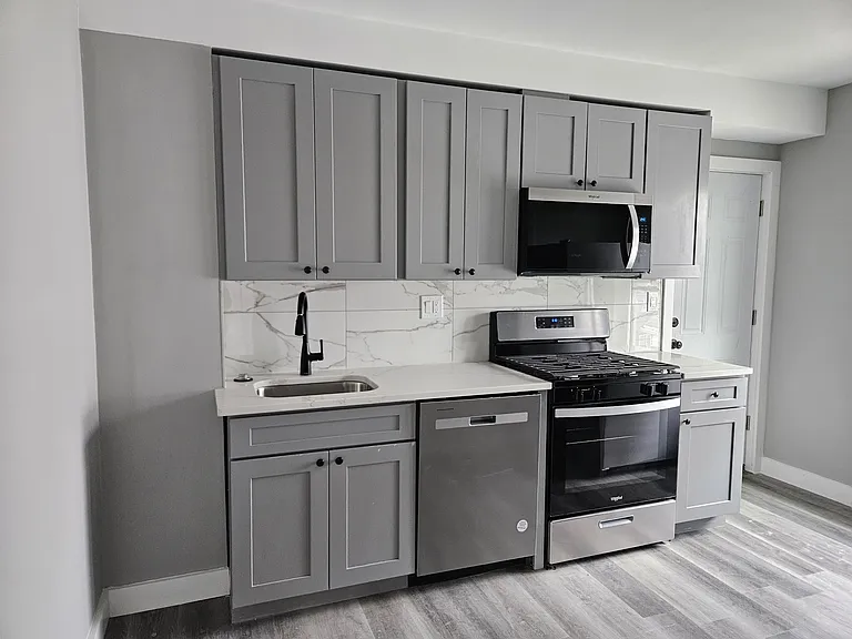 32 Irving St #2 — Photo 8