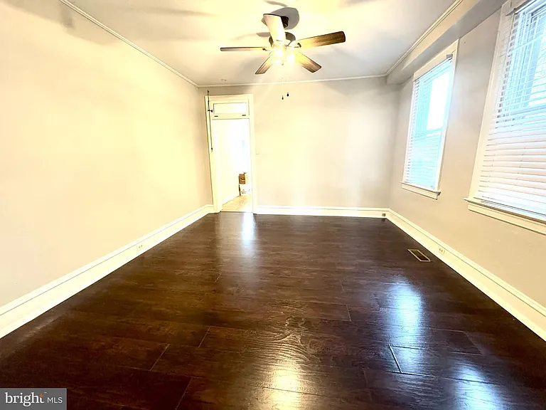 425 Juniper St — Photo 8