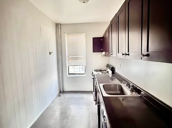 57 Avenue O image 1 of 7