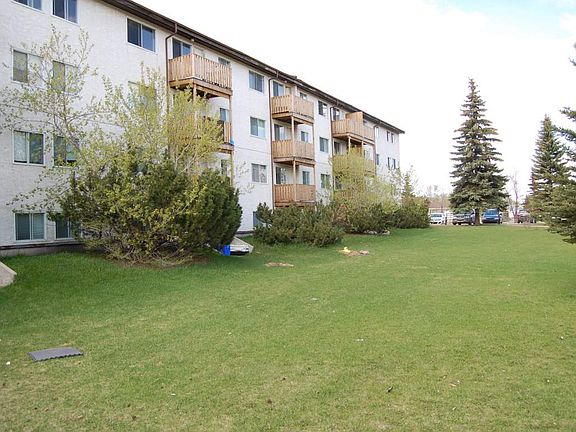 3rd image of 4921 55th Ave