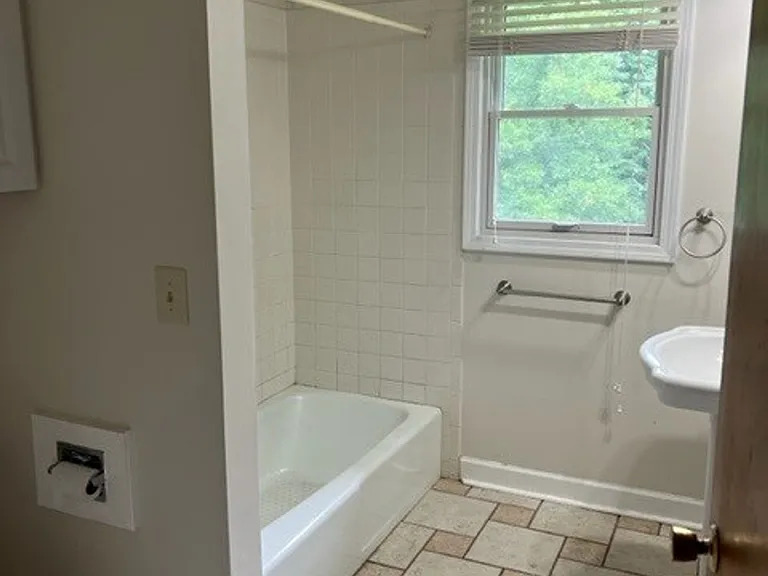 1500 Narrow Ln — Photo 4