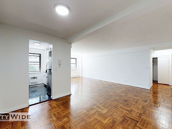 3rd image of 219 E 69th St APT 5G