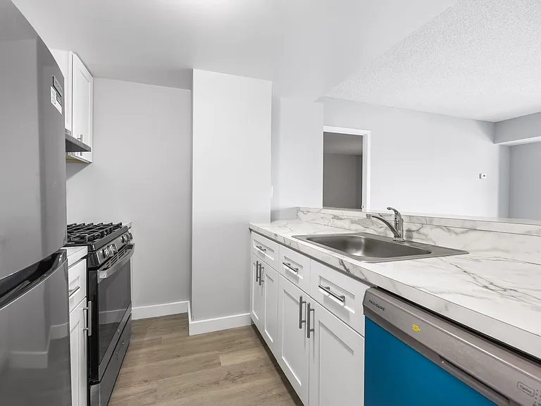 Atlantic Apartments — Photo 49